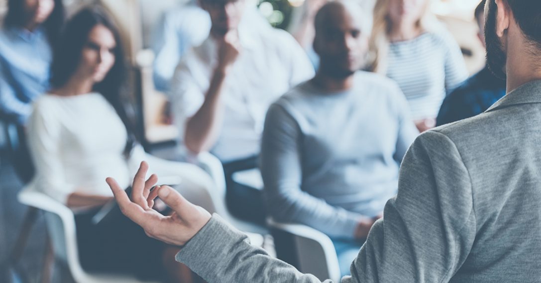 Naar een andere aanpak van leiderschapsontwikkeling: van business school naar Personal Learning Cloud